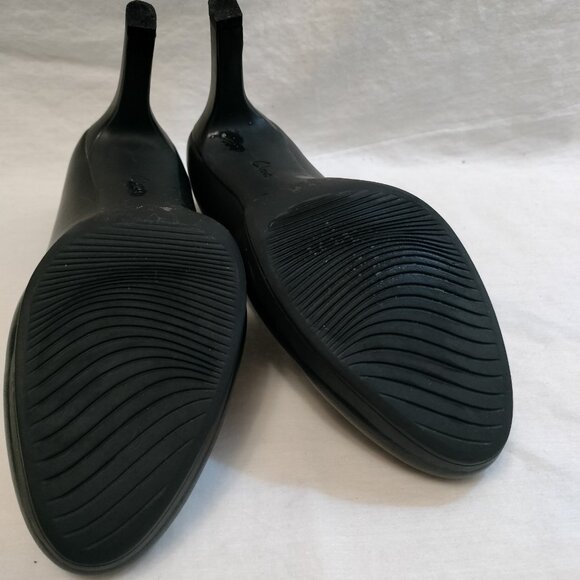 Clarks Collection Classic Pumps: Black Leather - Picture 5 of 10